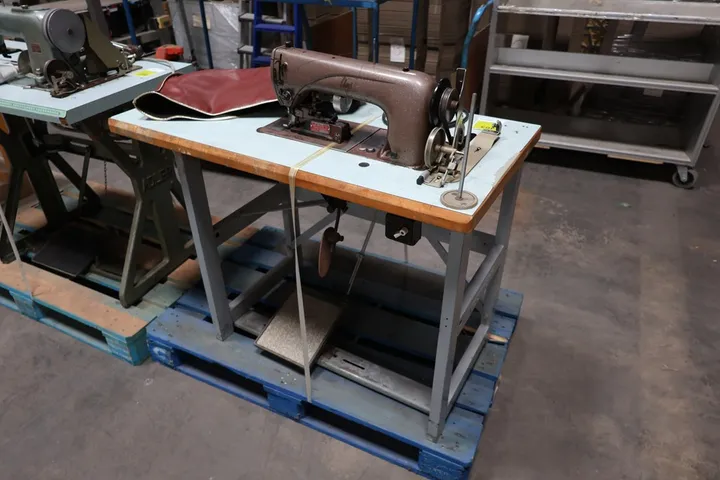 Lewis Industrienähmaschine ohne Palette